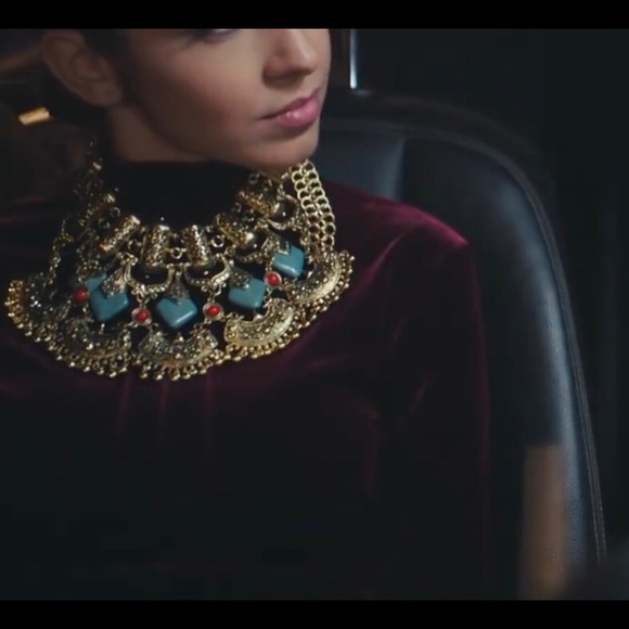 Statement necklace - Picture 3 of 3